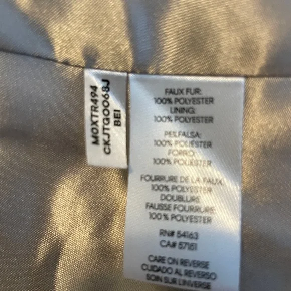 Calvin Klein Women’s faux fur vest - Medium - Picture 4 of 7